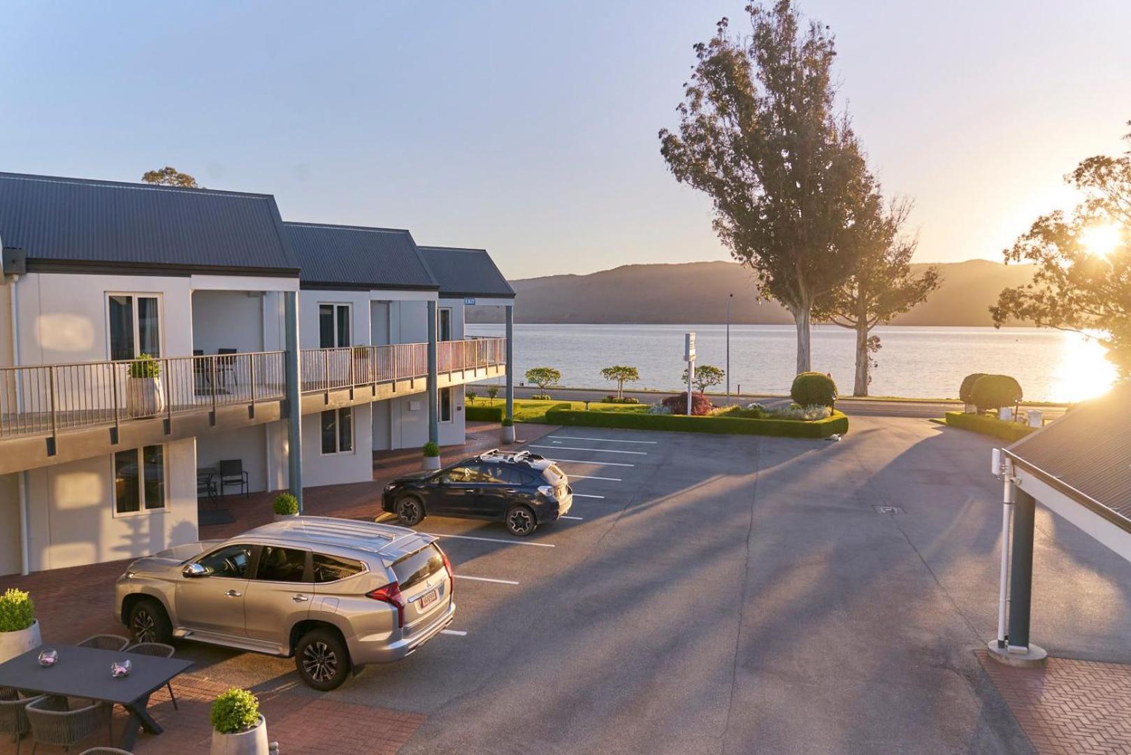 Radfords On The Lake Te Anau Exterior photo